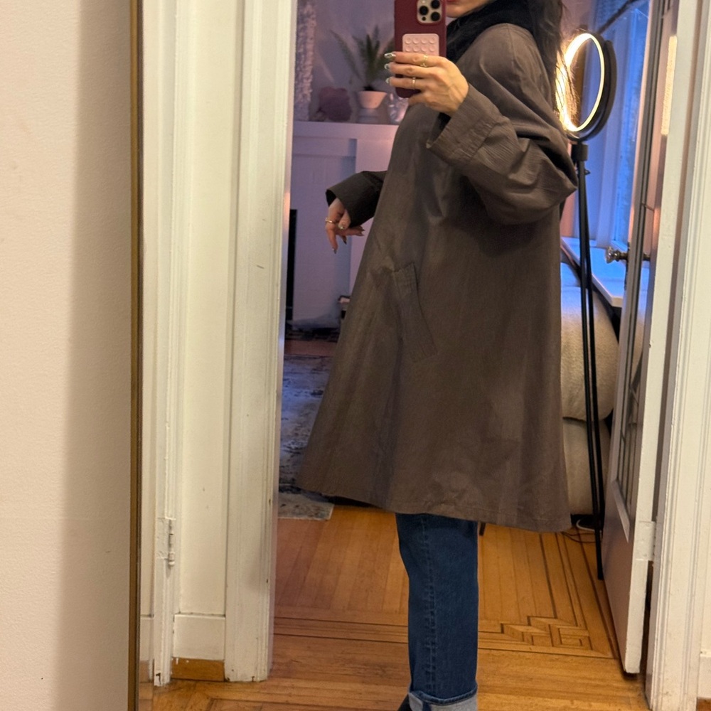 Vintage Brown Coat with Faux Fur Collar - Oversized Fit - Minimalist Chic - Picture 5 of 7